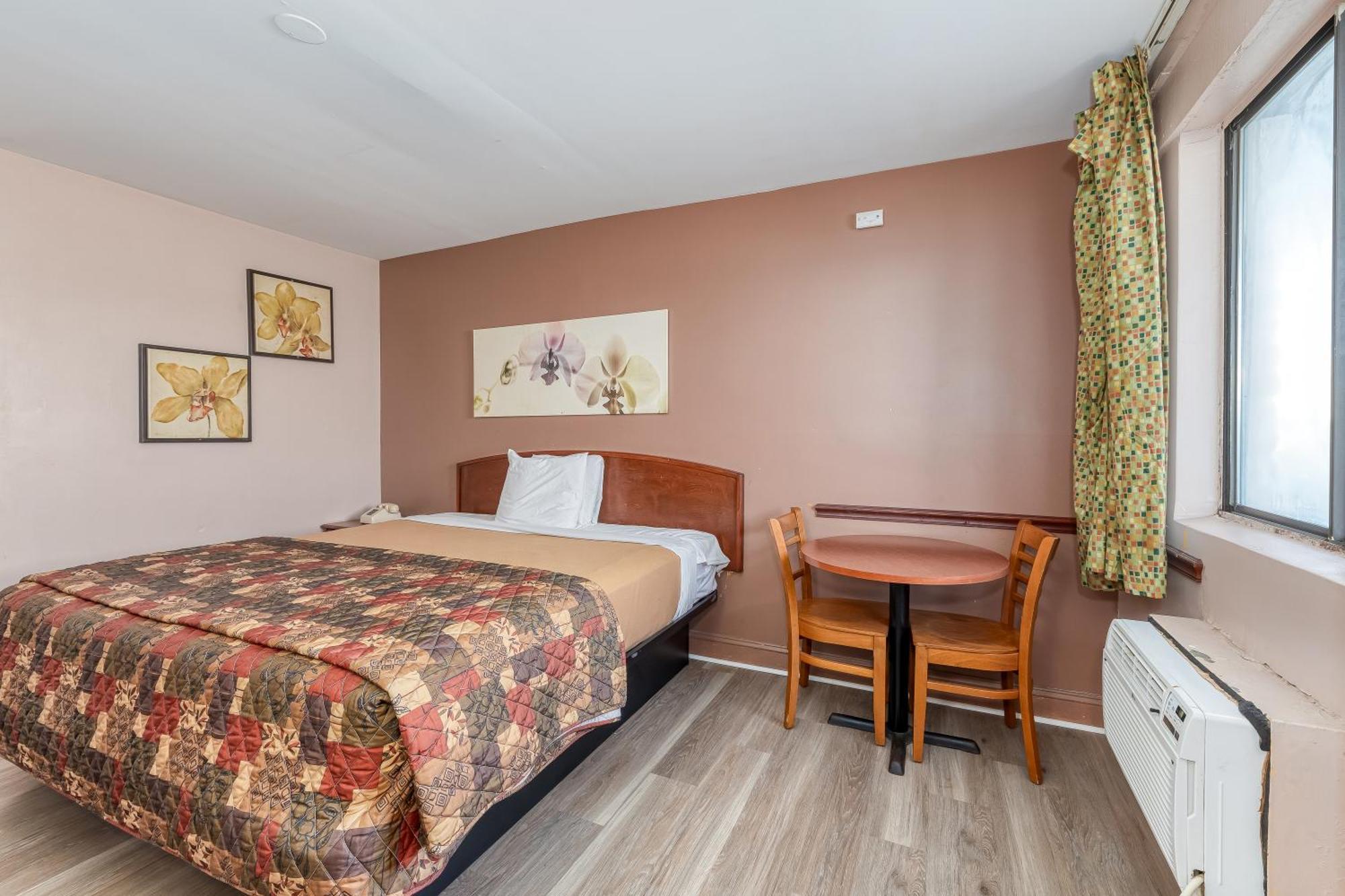 The Skybreeze Inn Bohemia 外观 照片